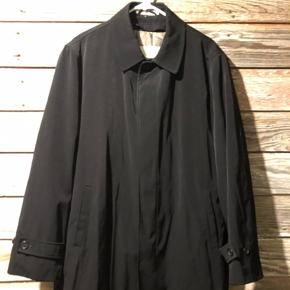 Joseph Abboud Rain/Dress jacket with zip-out lining. Black. Size Mens Medium.